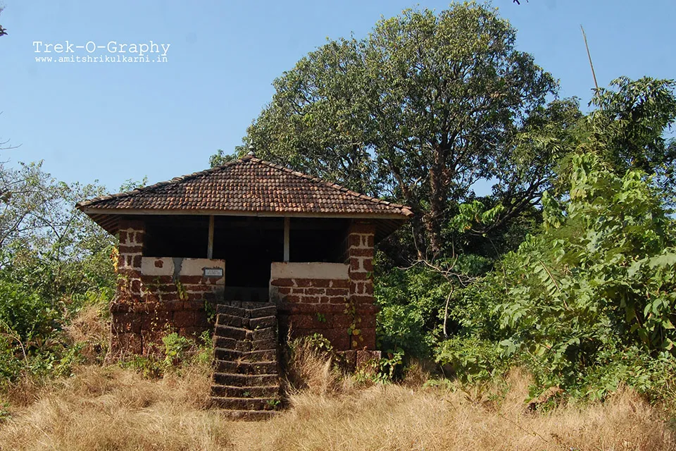 भगवंतगड वरील मंदिर